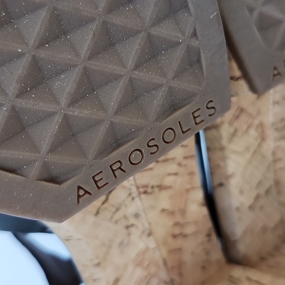 NWOT AEROSOLES LEATHER ZEPHYR PLATFORM SANDAL - Picture 6 of 11